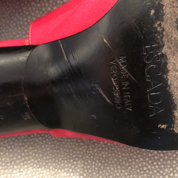 Escada Bright Pink with Rhinestone Broach Sling-back pumps, Size 36, heel 3” - Picture 9 of 11